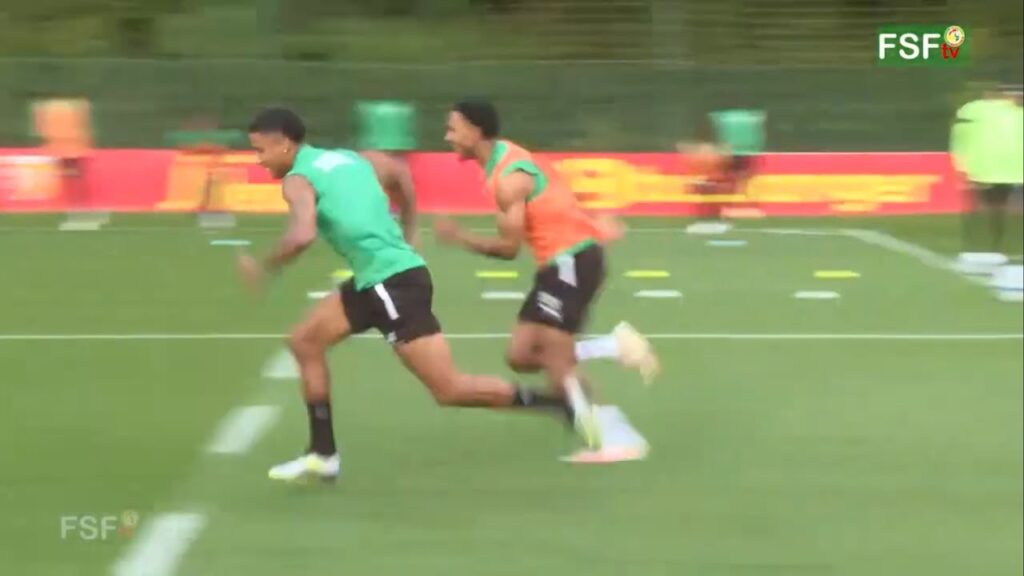 Regardez la complicité entre Ismail Jakobs et Abdou Diallo à l’entraînement