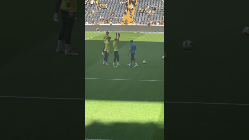 İrfan Can’dan Livakovic’e üçlü dersi 😄 #fenerbahçe #livakovic