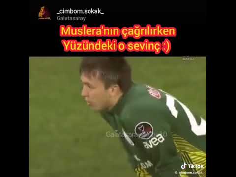 Muslera penaltıdan gol atıyor.