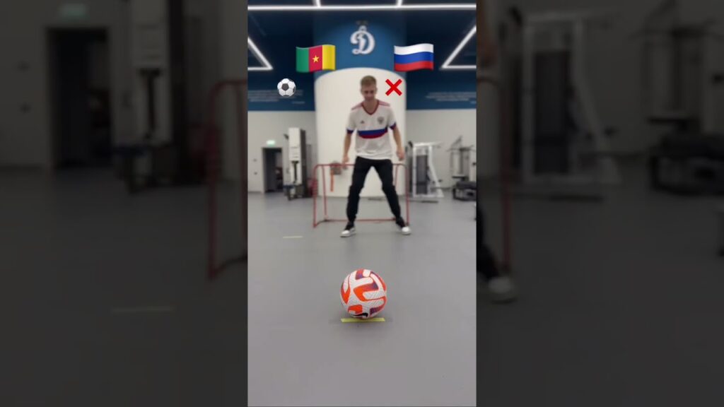 Moumi Ngamaleu et Daniil Fomin en Russie