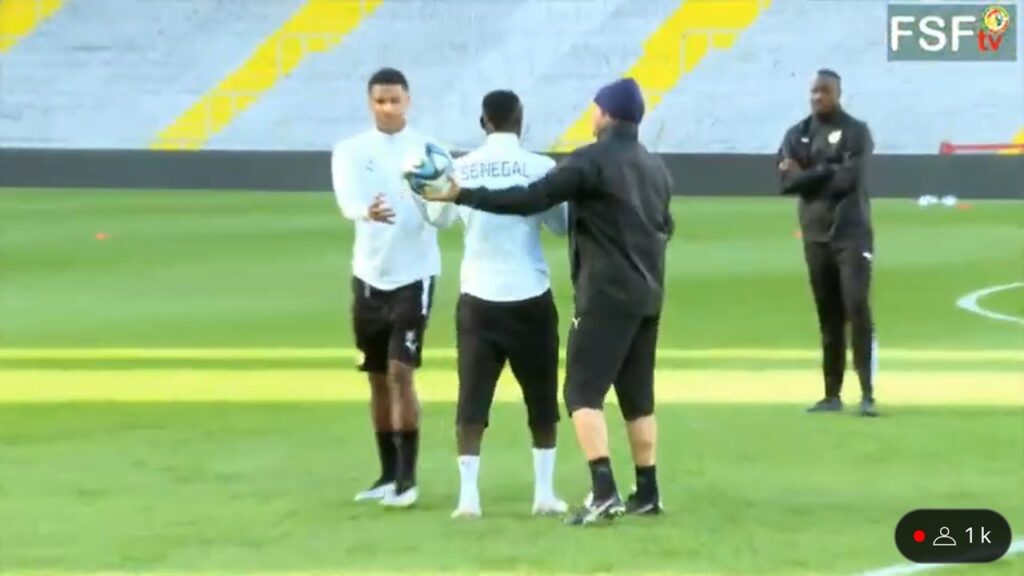 Regardez la complicité entre Sadio Mané, Ismail Jakobs, Iliman Ndiaye