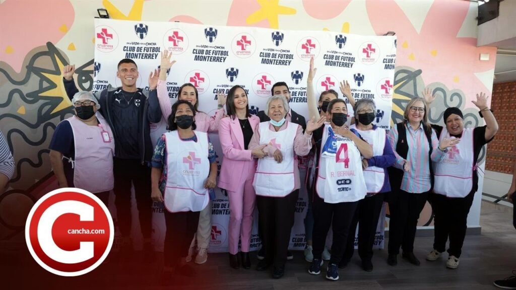 Héctor Moreno se conmueve en evento a beneficio de la Cruz Rosa ABP