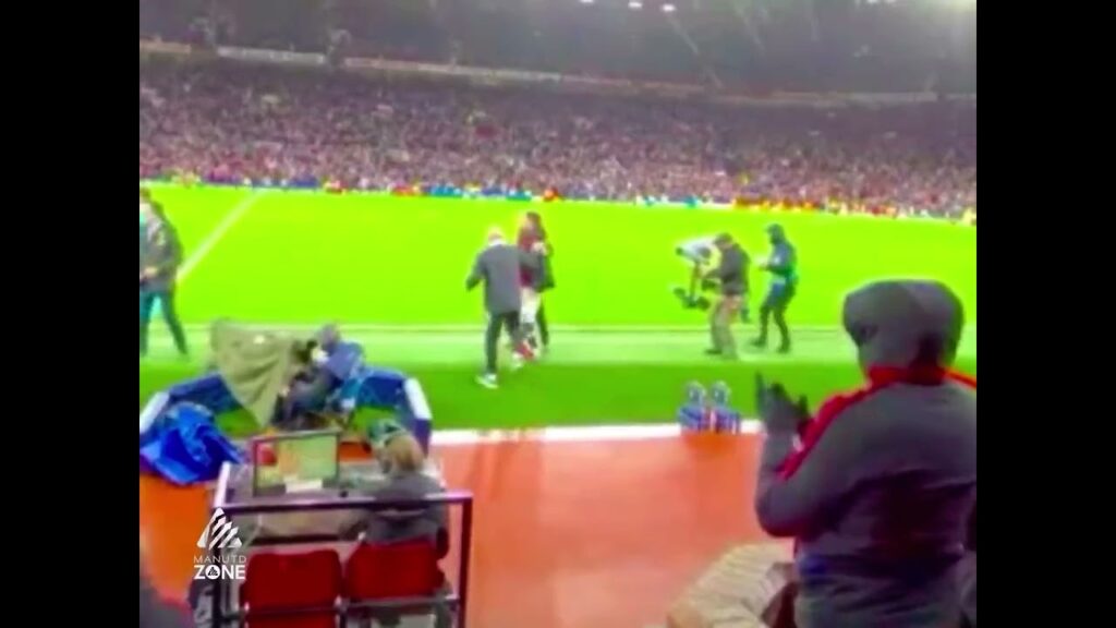 Solskjær and Alex Telles’s reaction to Cristiano Ronaldo’s winner 🤩🔴