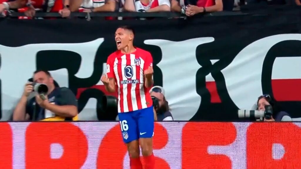 El Atlético prioriza blindar a Nahuel Molina