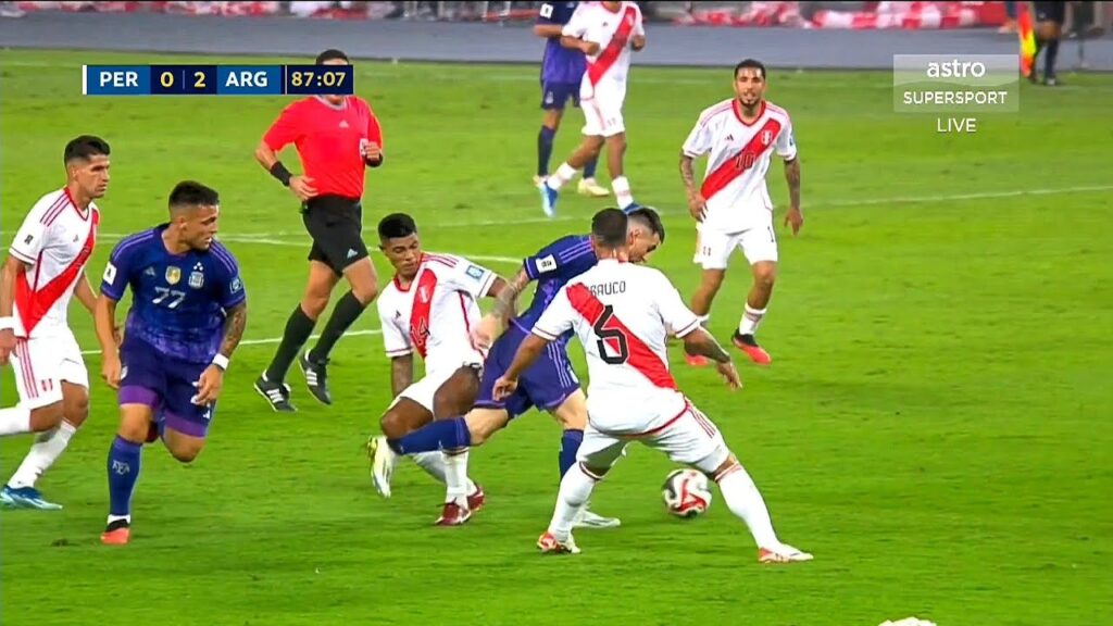 Lionel Messi Showing Why He Won the 8th ballon d'Or