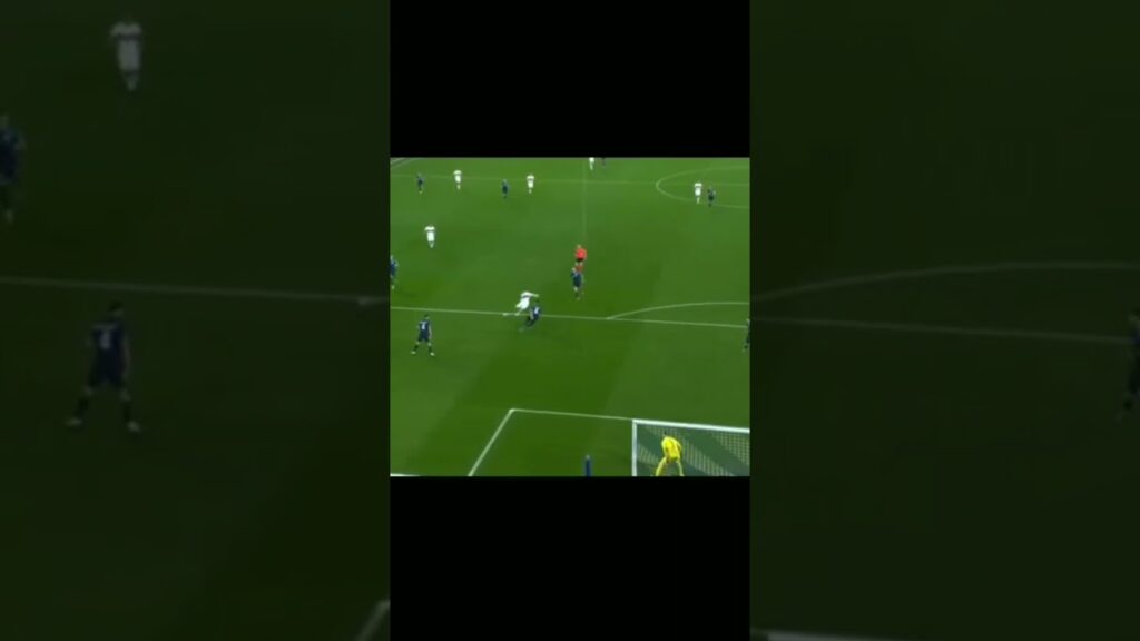 livakovic çıkardığı net pozisyonlar #livakovic #shorts #fenerbahçe livakovic çıkardığı net pozisyonlar #livakovic #shorts #fenerbahçe