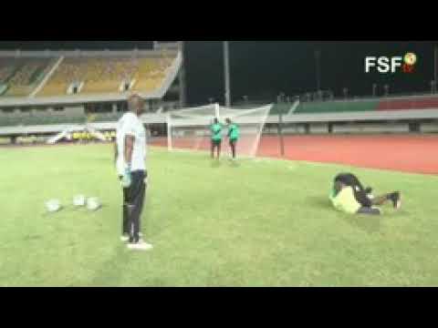 Edouard Mendy,  Alfred Gomis  et Alioune badara Faty s'entraînent avec tony silva