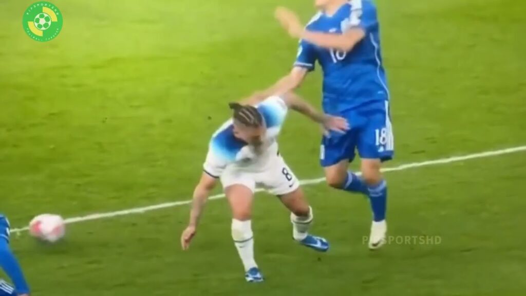 Kalvin Phillips start on Nicolò Barella (no 2nd yellow given)!