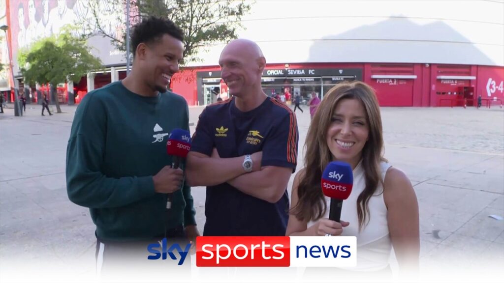 Should David Raya or Aaron Ramsdale start for Arsenal against Sevilla?