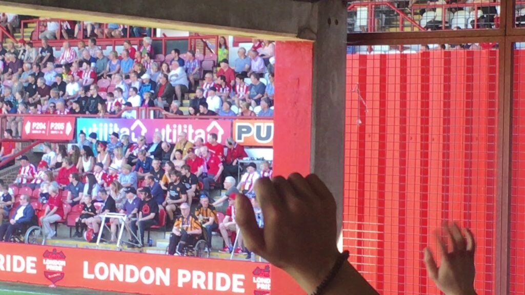 Jackson Irvine Chant - Brentford v Hull City - #AwayDays #hcafc #hullcity #football