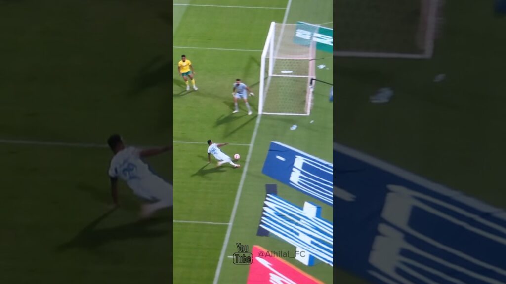 فرصة سالم الدوسري الخطيرة #الهلال_الخليج #الهلال