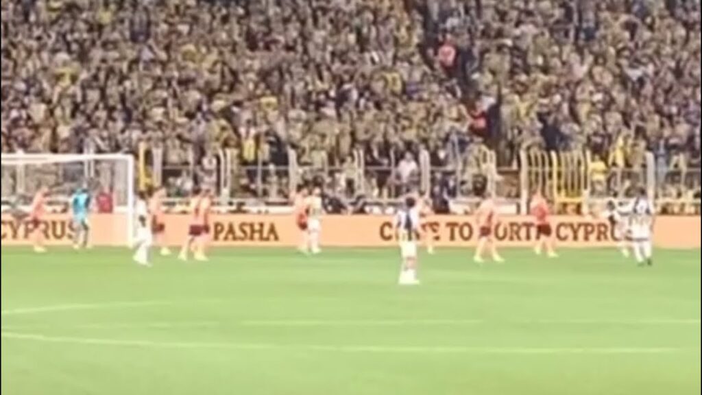 Fenerbahçe - Başakşehir müthişş Goolll Alexander Djiku ( Tribün Çekim ) #fenerbahçe