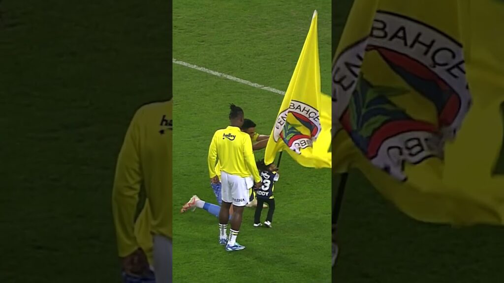 🥰 Michy Batshuayi'nin Kızı, Galibiyetin Tadını Çıkarttı #shorts #fenerbahçe