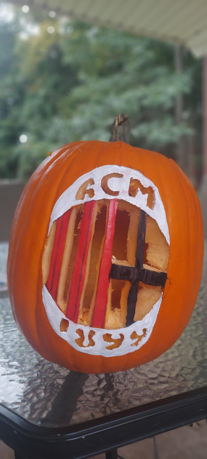 Happy Halloween to all Rossoneri who ever wondered what a Milan jack-o-lantern would look like.