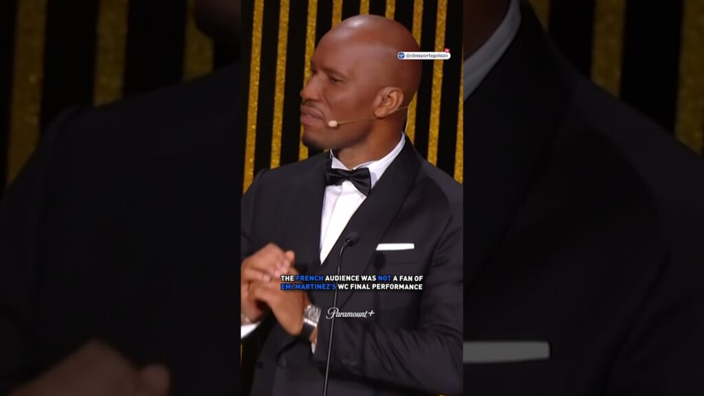 The French audience BOOED Emi Martinez’s acceptance speech 😅