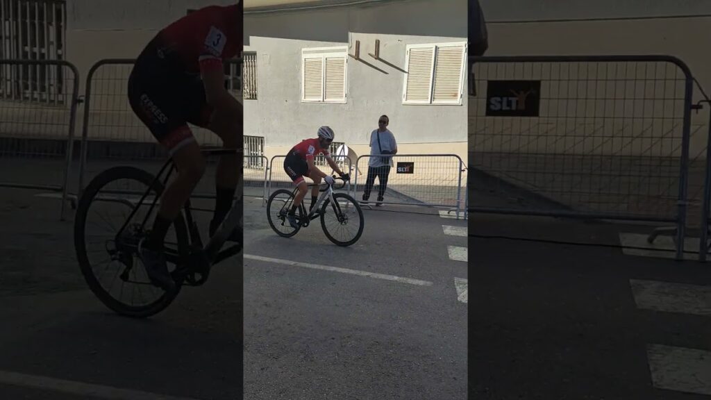 Llegada a meta de Jesús Zamora en CX Agost 2023