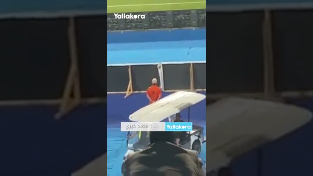 لحظة خروج الجزيري "مصابا" من مباراة الزمالك وزد