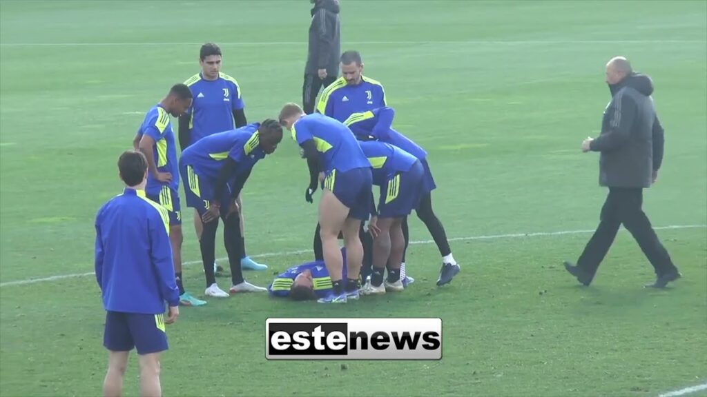 Juve, entrataccia su Rabiot: il francese prende una botta alla caviglia