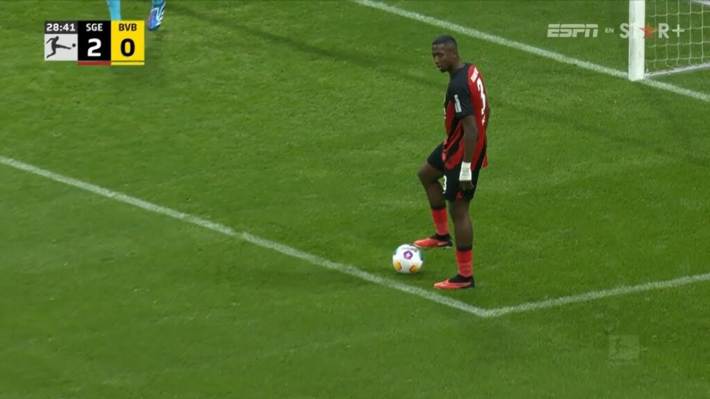 WILLIAM PACHO LIDERA RANKING EN LA BUNDESLIGA!!