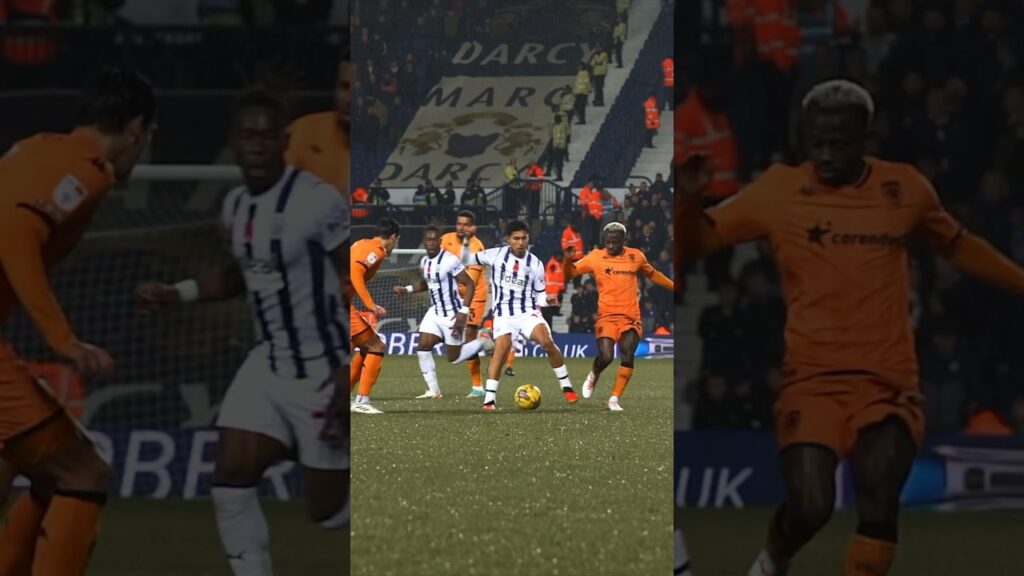 Things you love to see: Jeremy Sarmiento with a ball at his feet 🇪🇨 #WBA #Championship