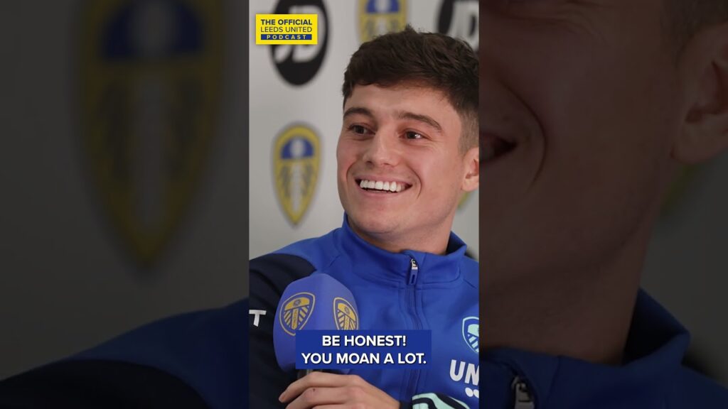 "We know who the worst trainer is..." 😂 #lufc