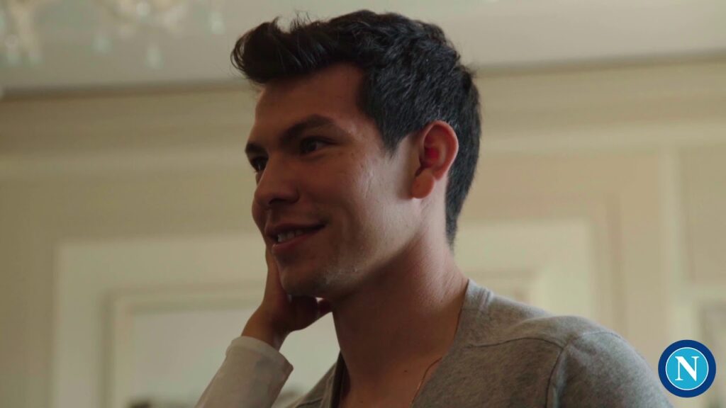 🛩 Riviviamo l’arrivo a Napoli di Hirving Lozano