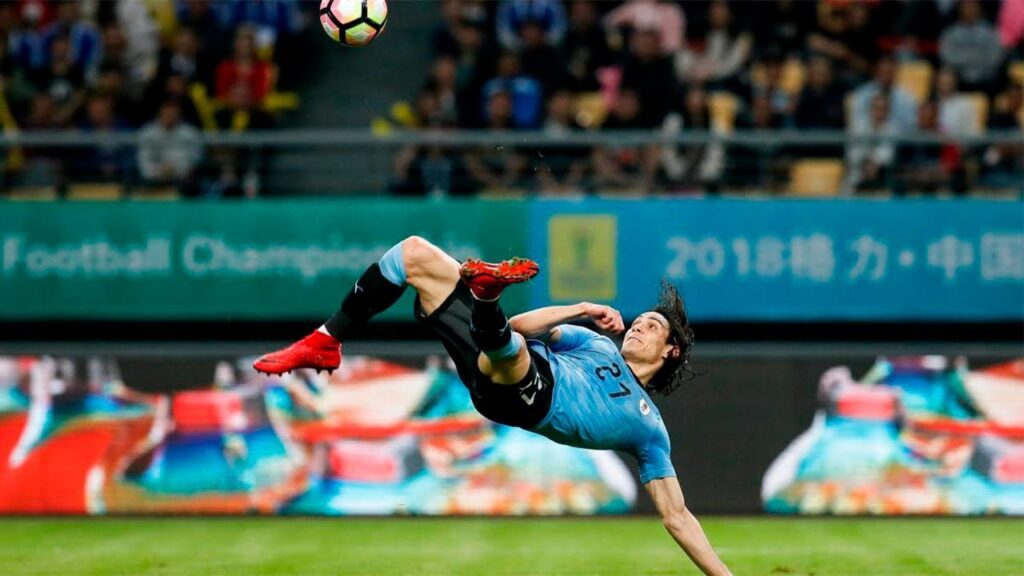 El Mejor Gol de Cavani 😱