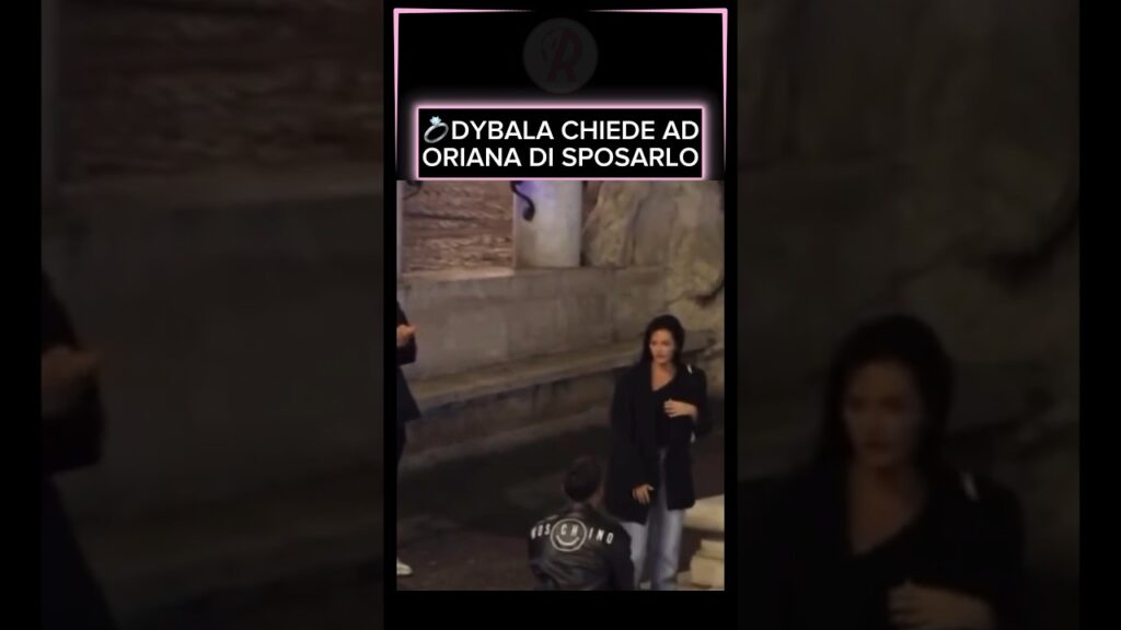 PAULO DYBALA CHIEDE AD ORIANA SABATINI SI SPOSARLO: LA PROPOSTA DAVANTI LA FONTANA DI TREVI! #shorts