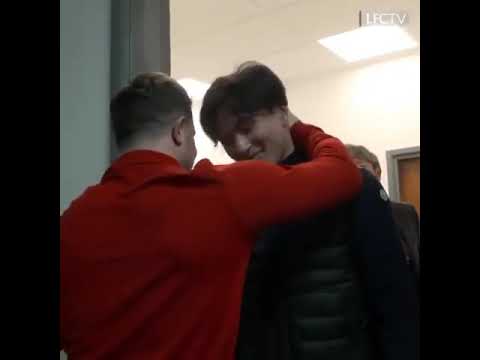 Takumi Minamino Meets New Team Mates and coach at melwood • A warm welcome to you たくみ みなみの   YouTube
