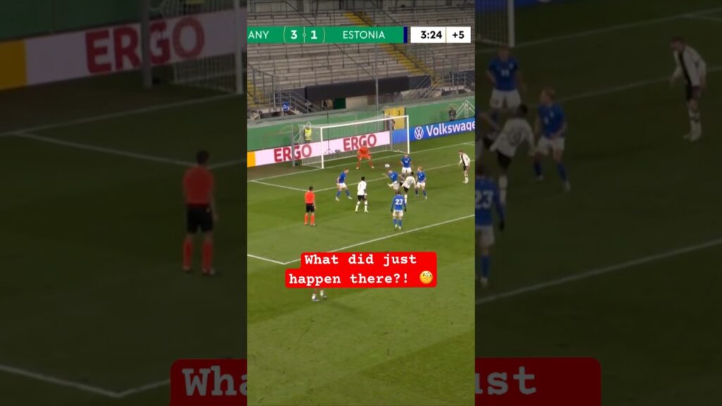How could THIS GOAL happen?! 😳🤯