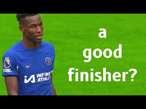 Nicolas Jackson in front of goal