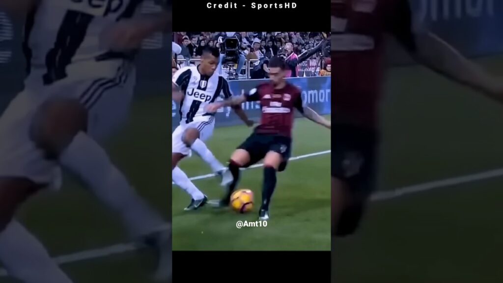 Alex Sandro nutmeg skill tutorial 🔥🔥🔥 #football #viral #amt10 #alexsandro #shorts