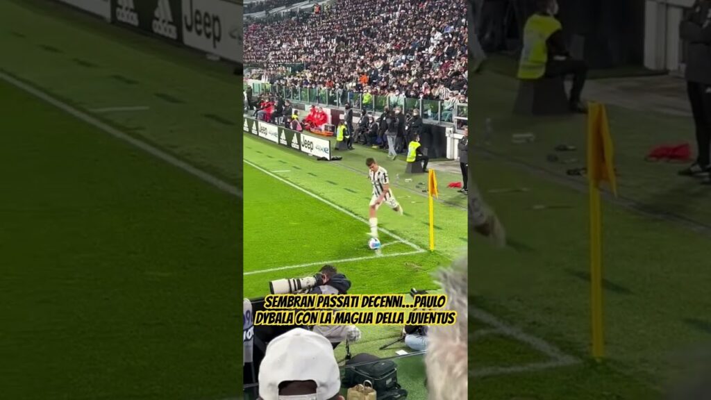 SEMBRAN passati decenni…Paulo Dybala con la maglia della Juventus 🤍🖤 #juventus #shorts #dybala