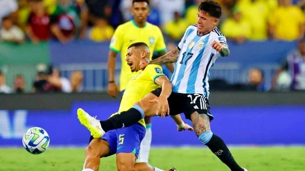 Enzo Fernandez vs Brasil (22/11/23) | Performance