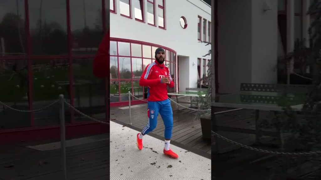 CHOUPO MOTING BEFORE TRAINING