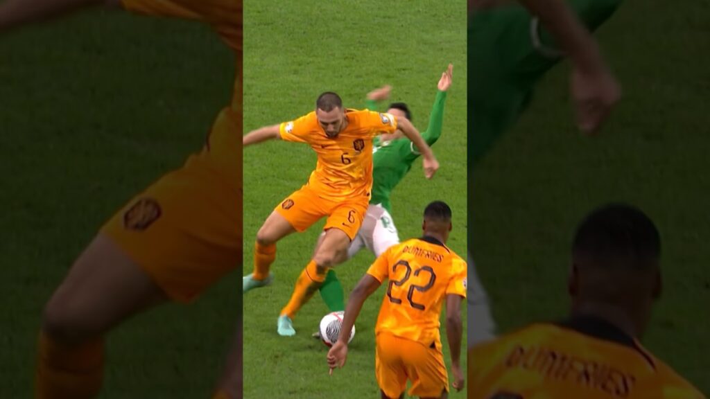 Stefan de Vrij. No stopping him. 🪨 #nothinglikeoranje