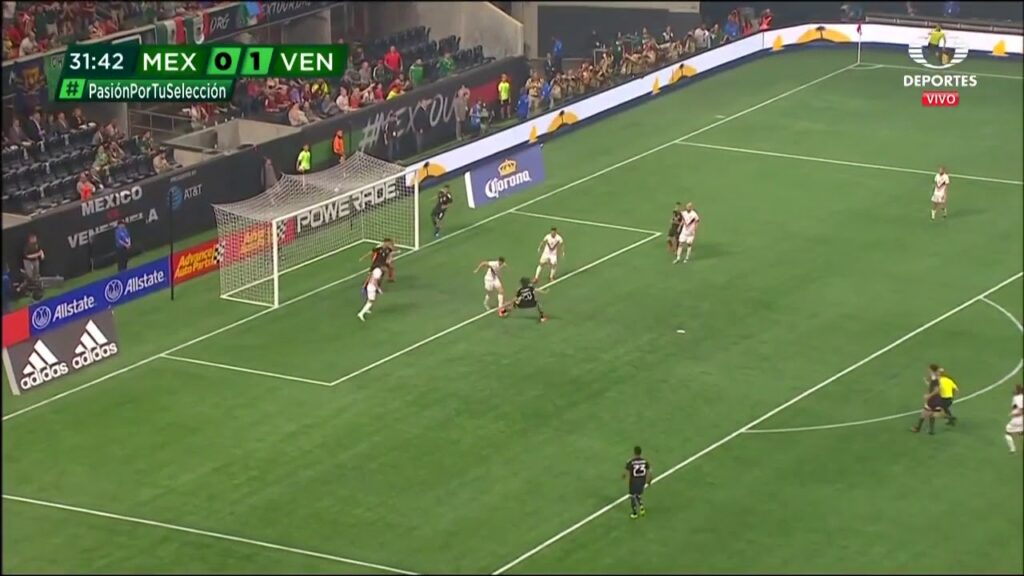 Gol de Roberto Alvarado México VS Venezuela