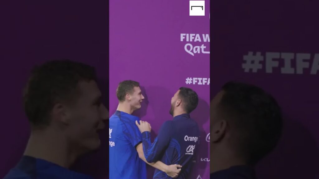 Risate e Theo Hernandez che gioca a nascondino: Francia distesa in vista della semifinale #shorts