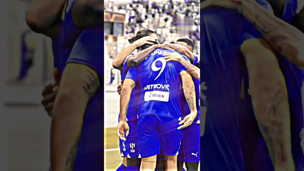 سعود عبدالحميد مع اللاعبين 🤣💙