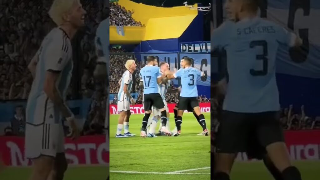 Messi túm cổ hậu vệ Mathias Olivera tại vòng loại World Cup 2026