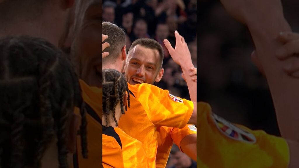 De Vrij 🕺🤝🚀 Weghorst! #NothingLikeOranje