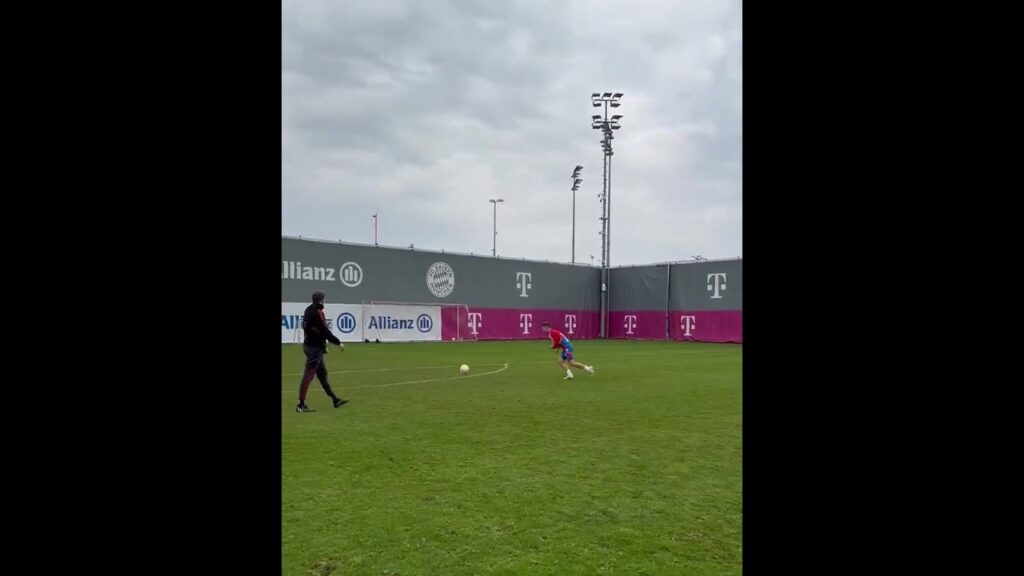 JOSHUA KIMMICH AMAZTING GOALS IN TRAINING