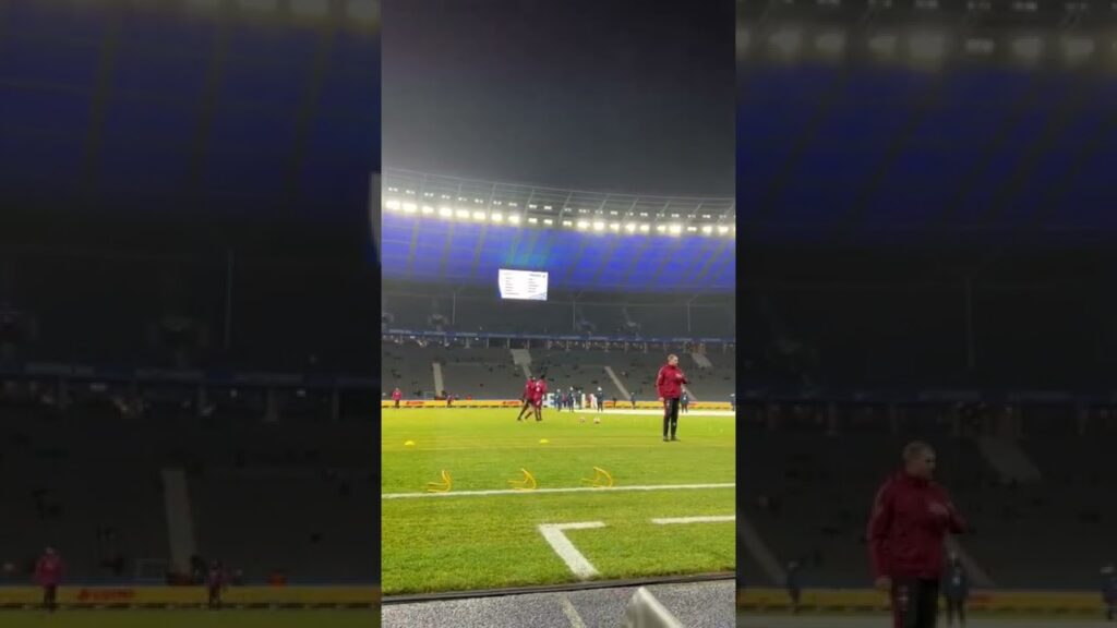 KINGSLEY COMAN WARM UP IN BERLIN