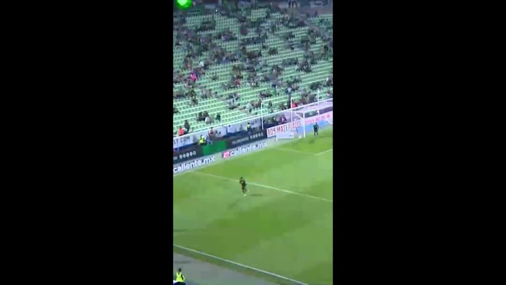 ✈️ ¡Conexión aérea y FÉLIX TORRES la manda al fondo de la red! 🔥 | #tudn #shorts