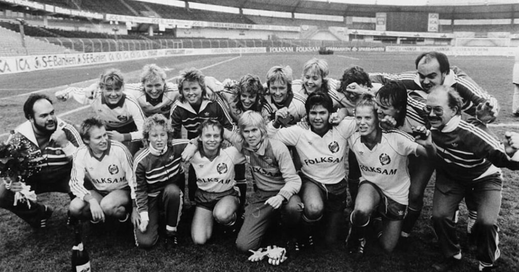 Hammarby celebrating their golds 1985 vs 2023. The women’s game has come a long way