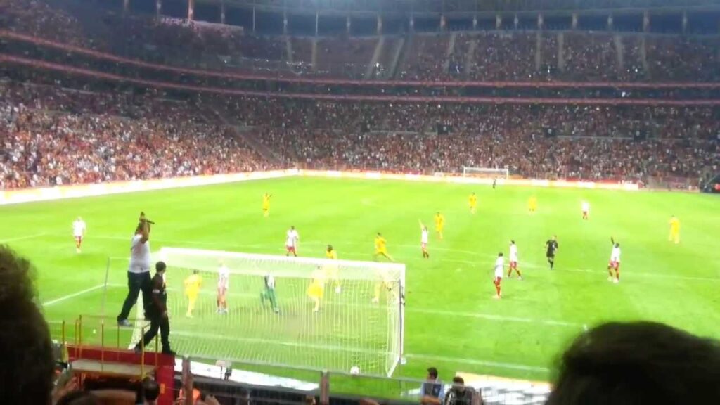 Fernando Muslera - Eskişehirspor maçındaki art arda 3 kere kurtarış yaptığı görüntüler!