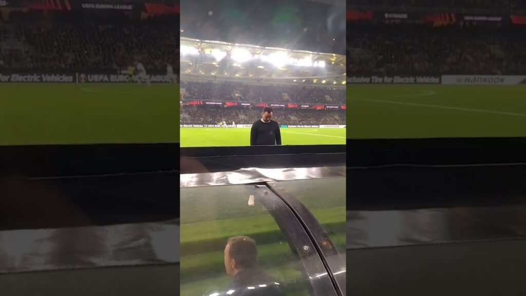 Roberto De Zerbi couldn’t watch Joao Pedro’s penalty for Brighton… 🫣