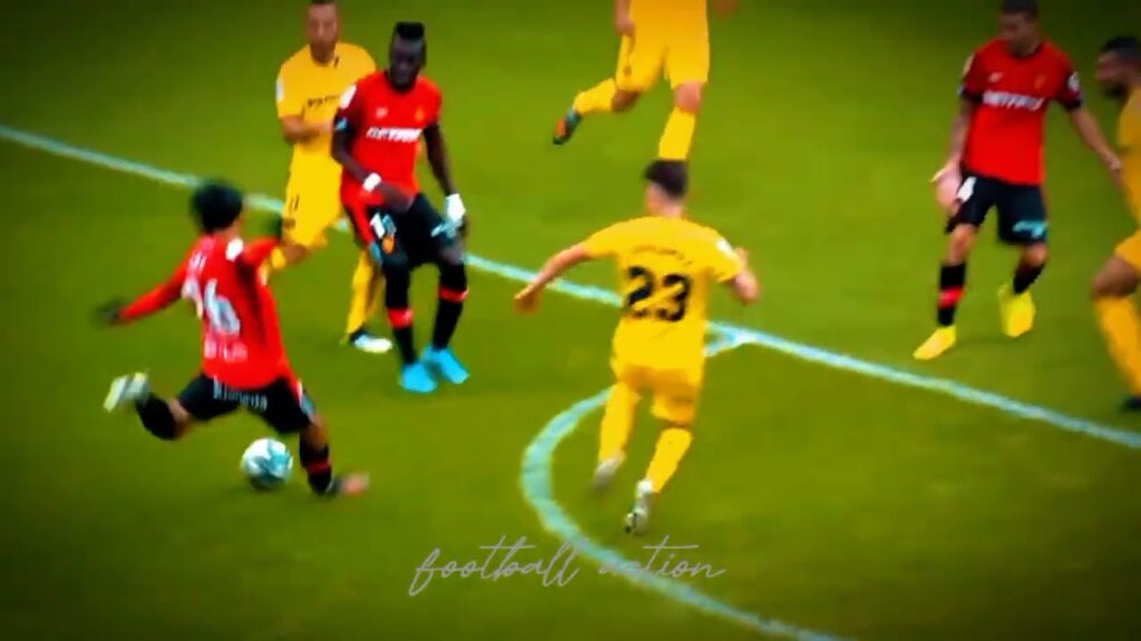 Japanese Lionel Messi / Takefusa Kubo dribble, skill & passing