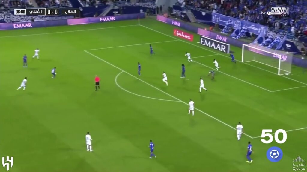 🎞️ "سالم الدوسري".. 100 مساهمة مع الهلال في الدوري.. 💪🏼💙