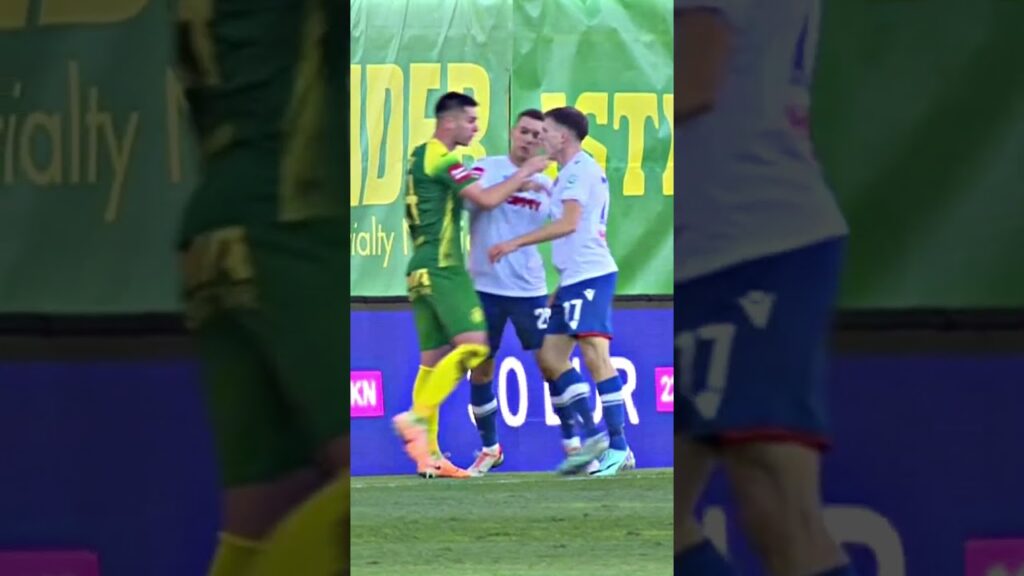 Bitka na travnjaku! ⚔️ #football #hnl #shorts #supersport #goal #foryoupage #fyp #livaja